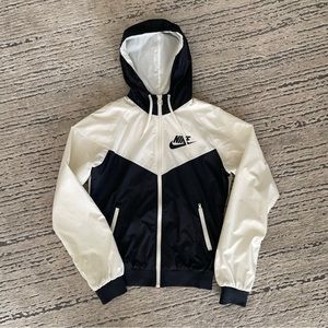NIKE WINDRUNNER | WOMEN’S